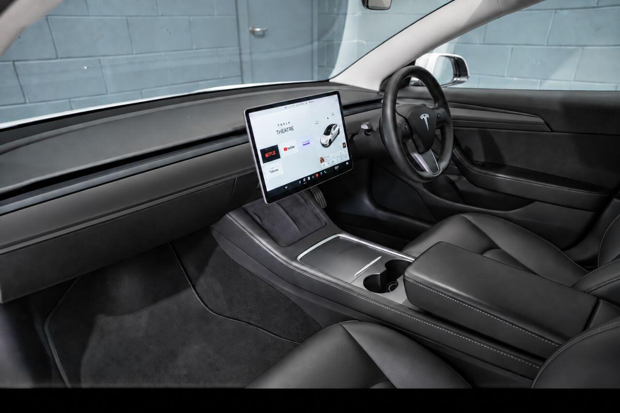 Tesla Model 3 view 15