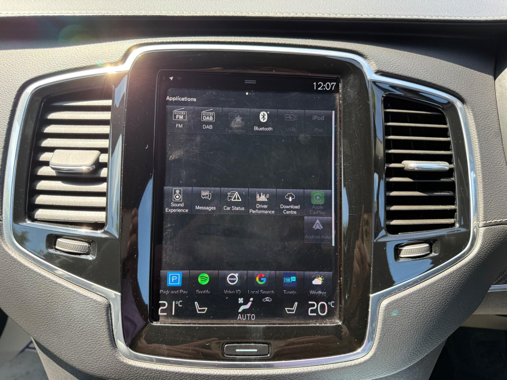 Volvo XC90 view 32