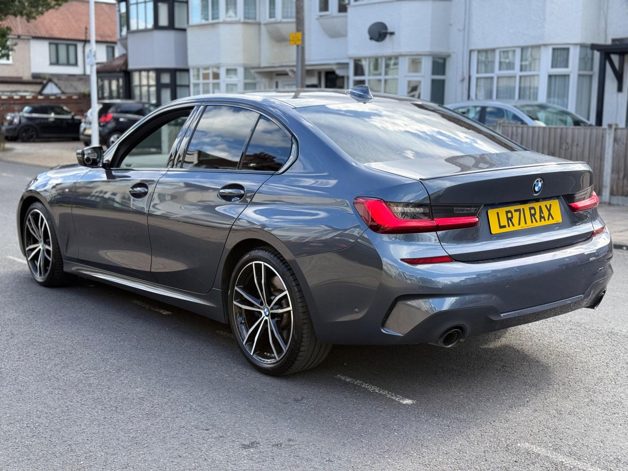 BMW 3 Series view 4