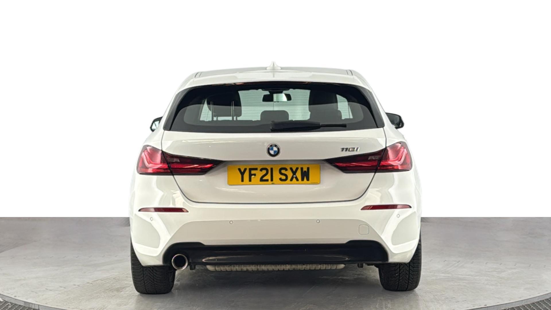 BMW 1 Series view 5