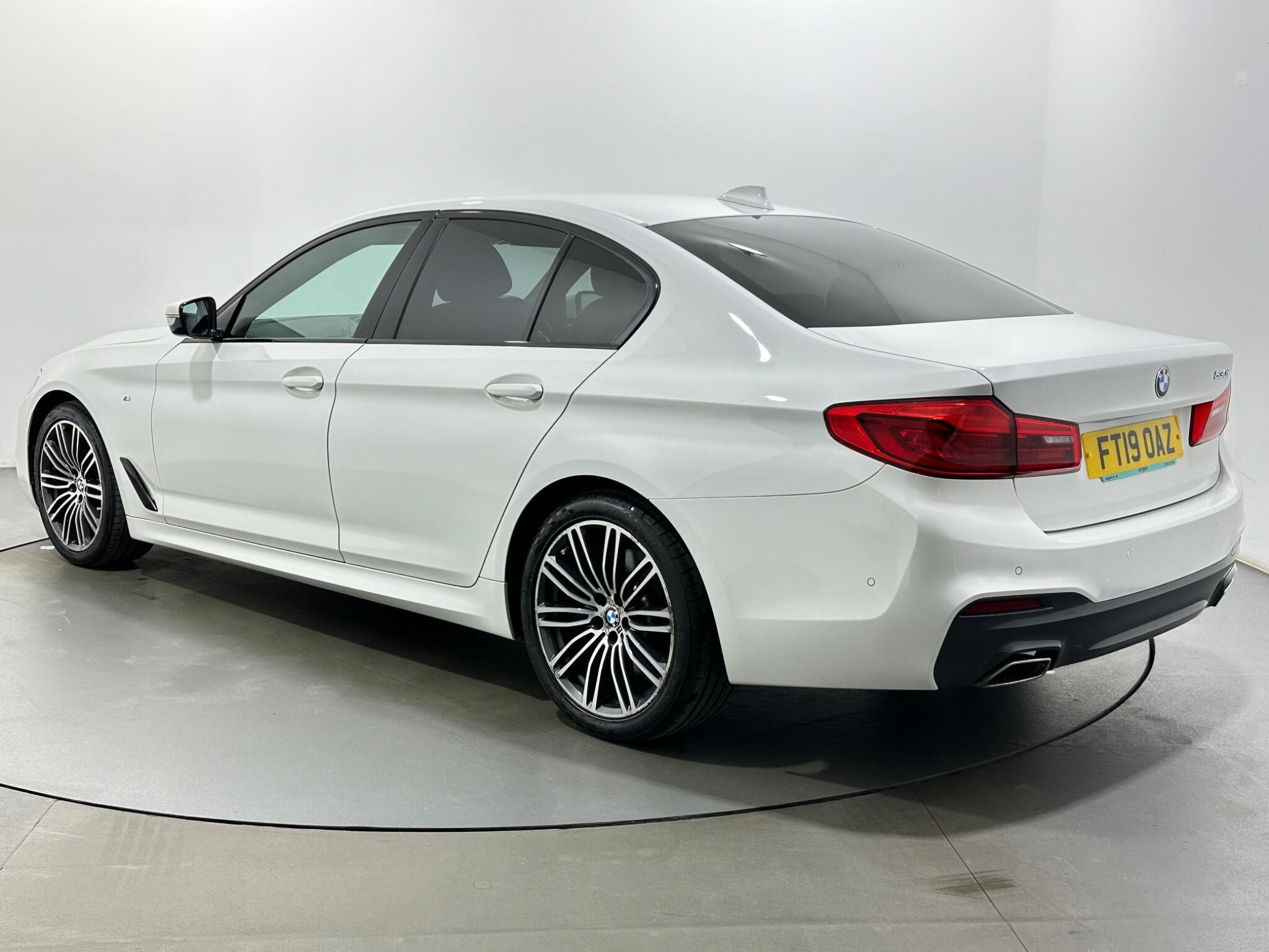 BMW 5 Series view 6