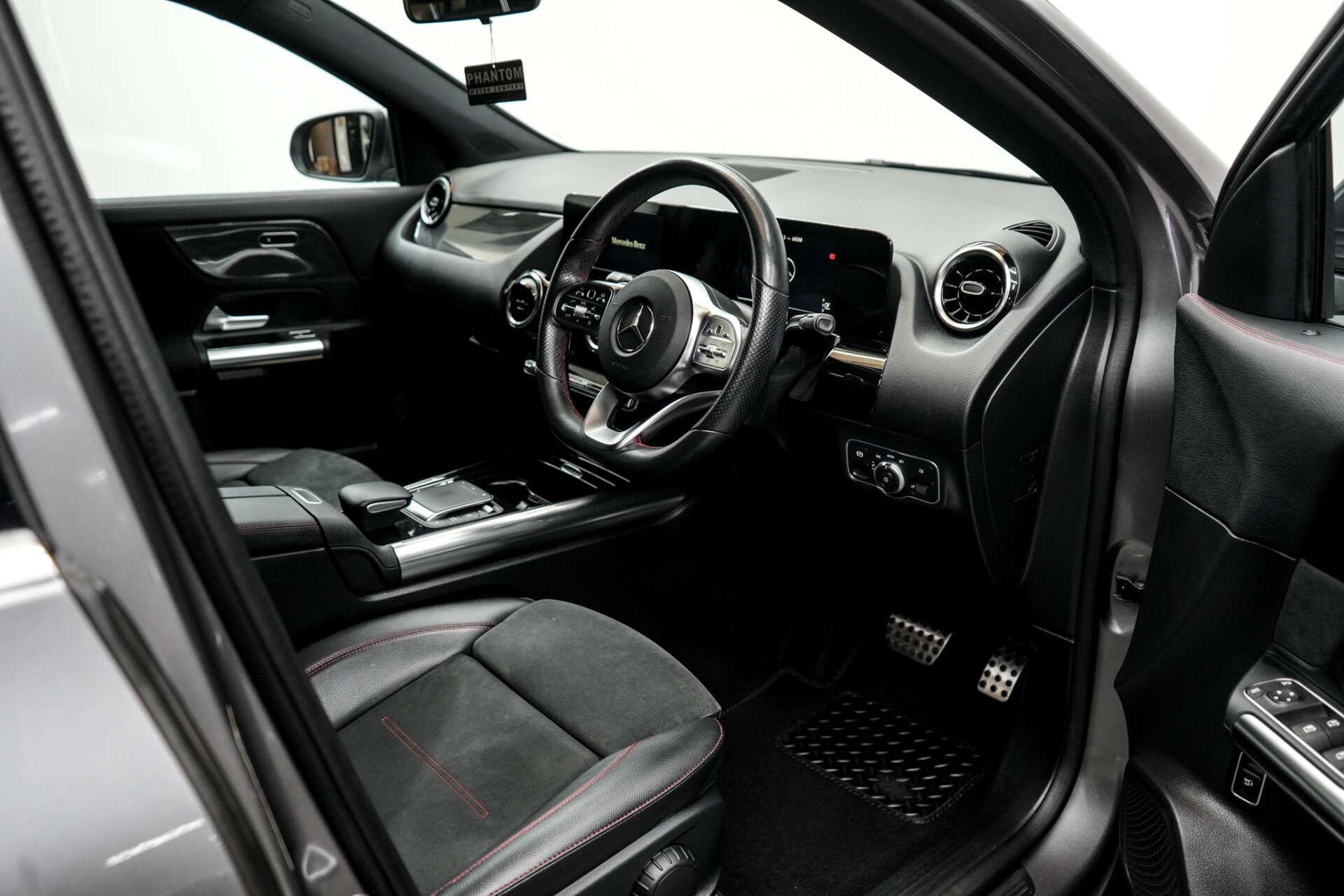 Mercedes-Benz Gla view 12