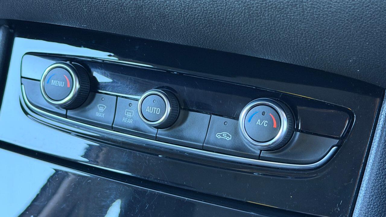 Vauxhall Grandland X view 28