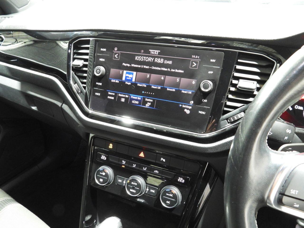 Volkswagen T-Roc view 37