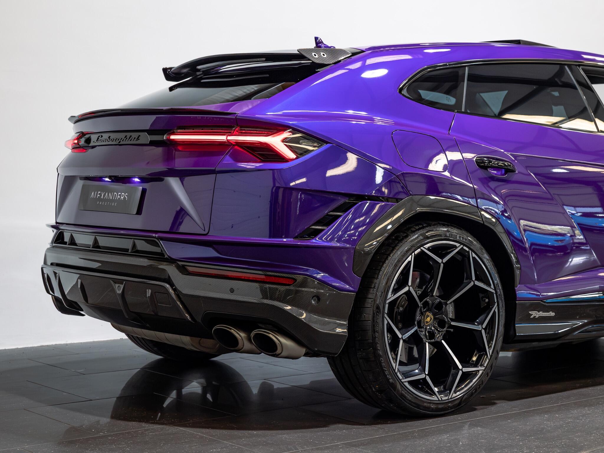Lamborghini Urus view 12