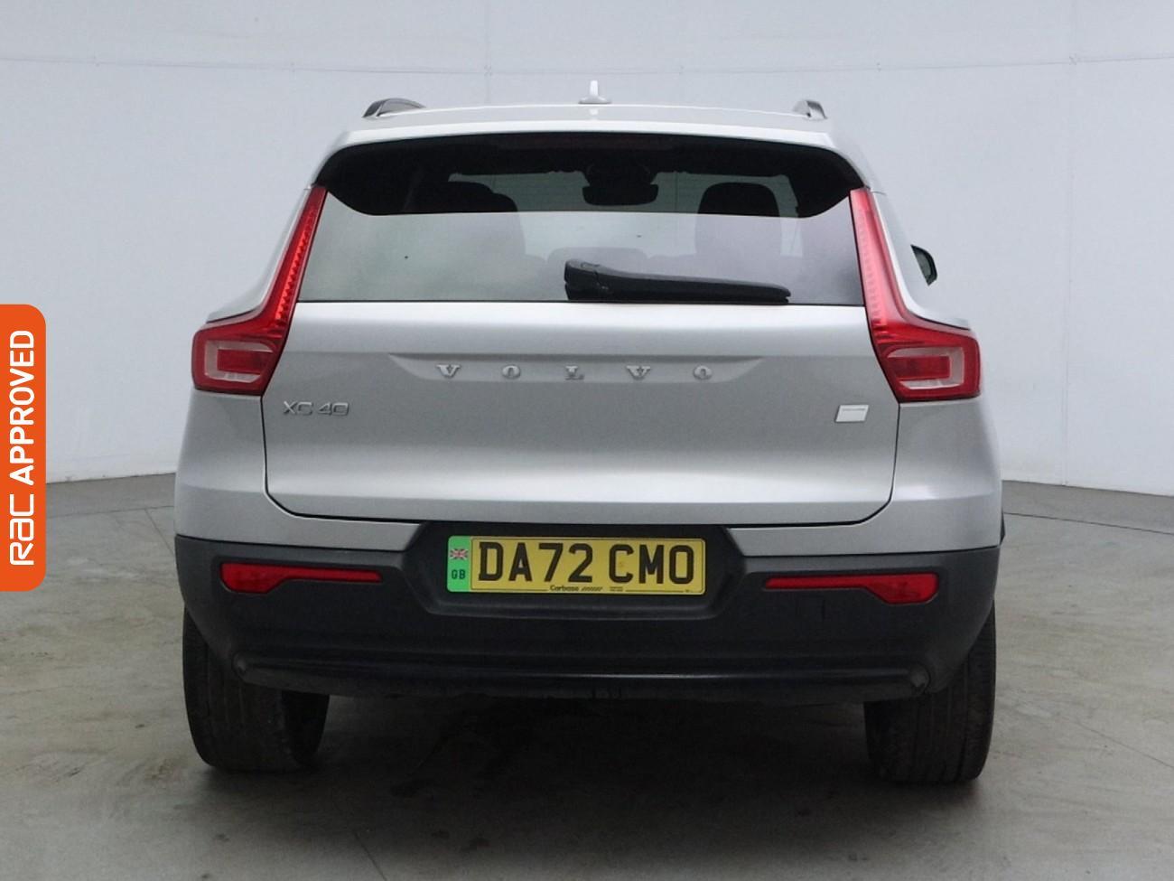 Volvo XC40 view 9
