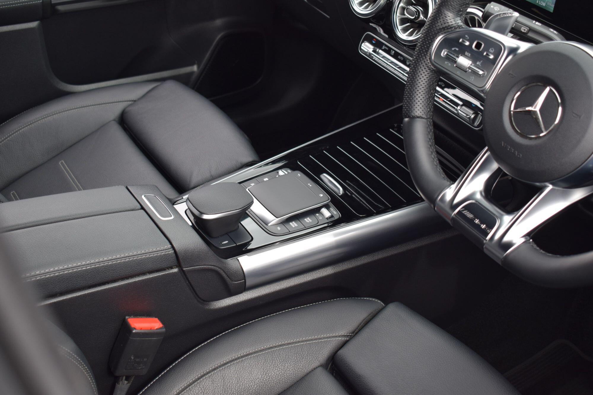Mercedes-Benz GLA view 7