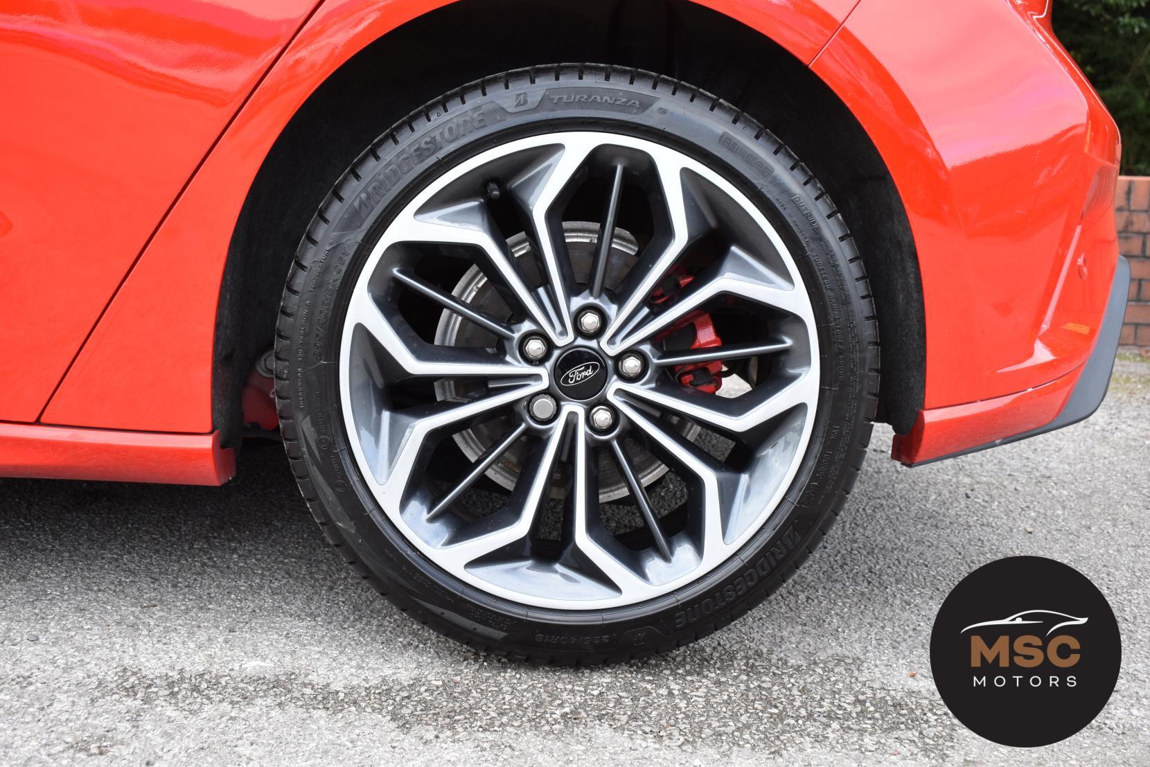 Ford Focus view 27