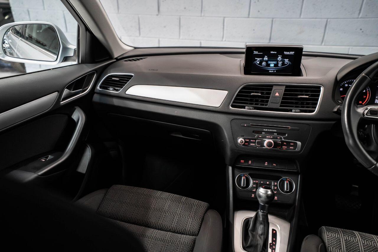 Audi Q3 view 25