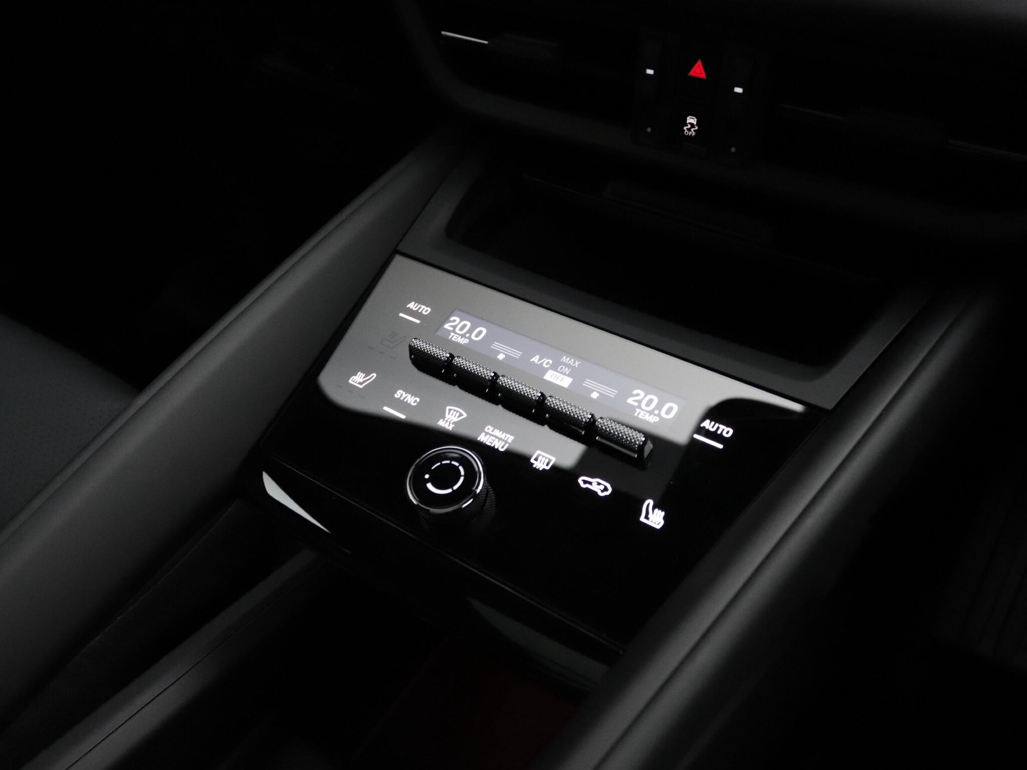 Porsche Macan view 12