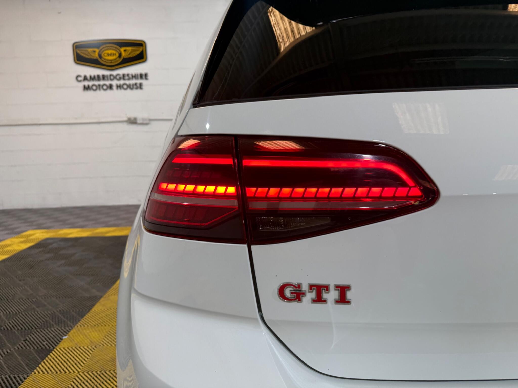 Volkswagen Golf view 58