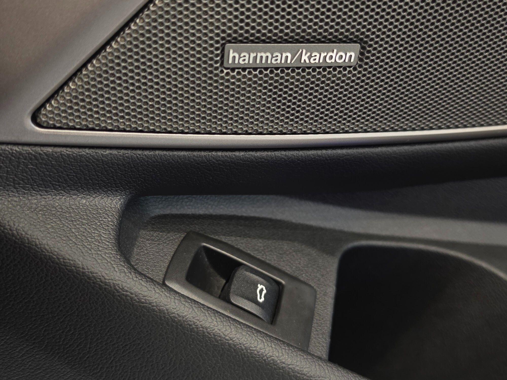 BMW 3 Series view 35