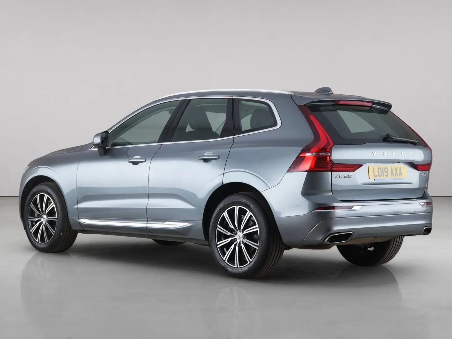 Volvo XC60 view 8
