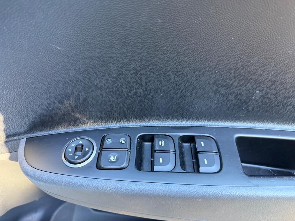 Hyundai I10 view 13