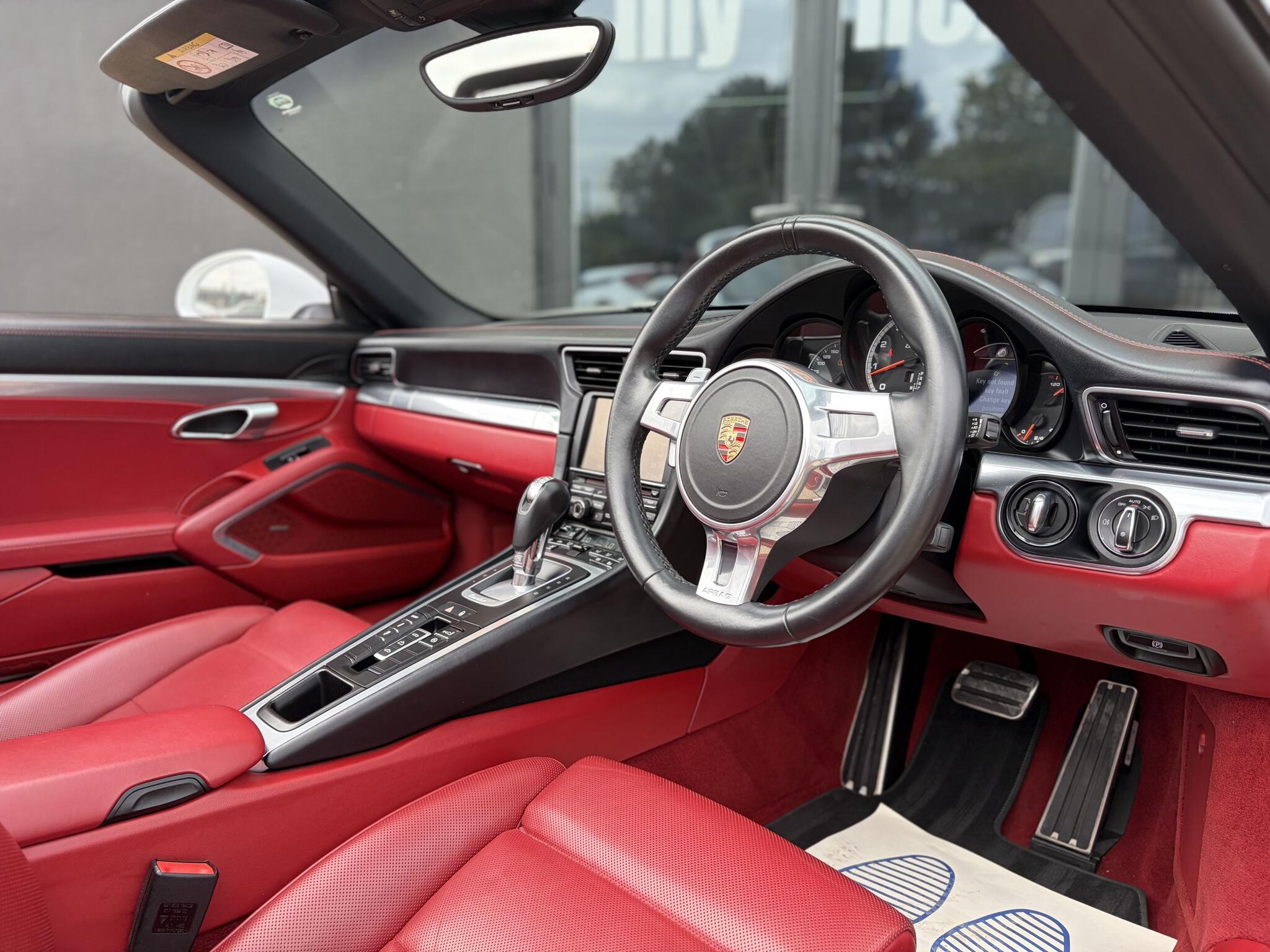 Porsche 911 view 20