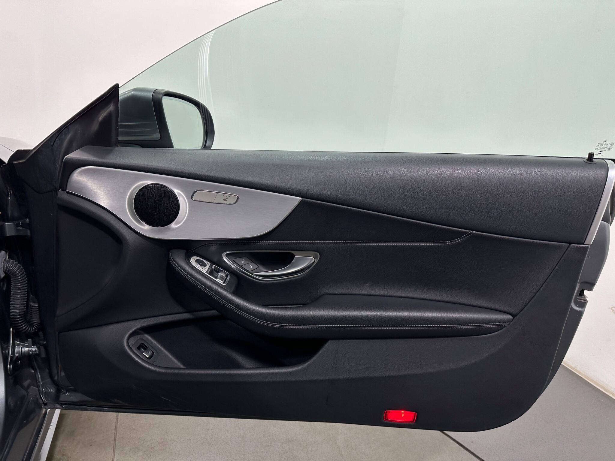 Mercedes-Benz C Class view 35