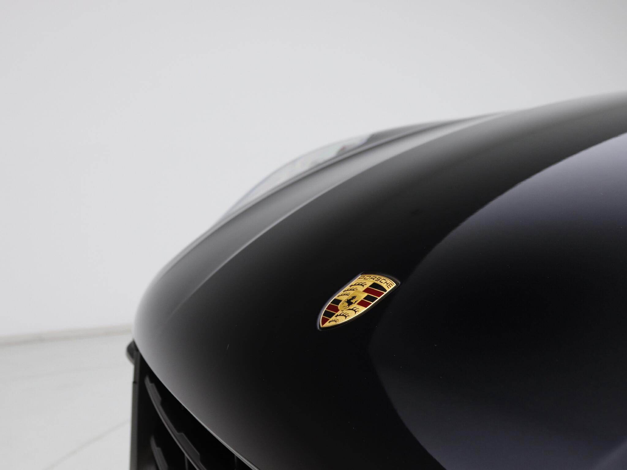 Porsche Macan view 23