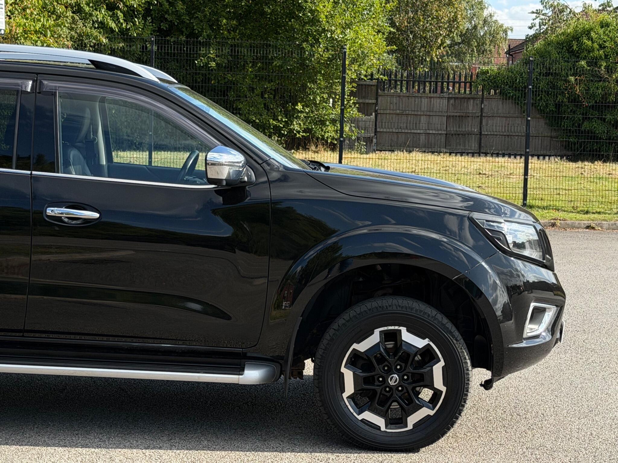 Nissan Navara view 9