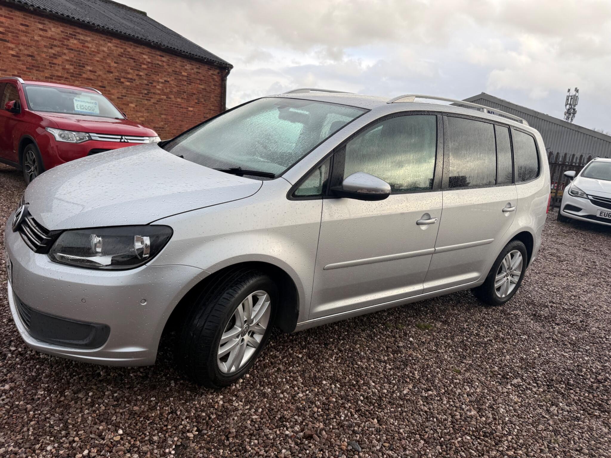 Volkswagen Touran view 20