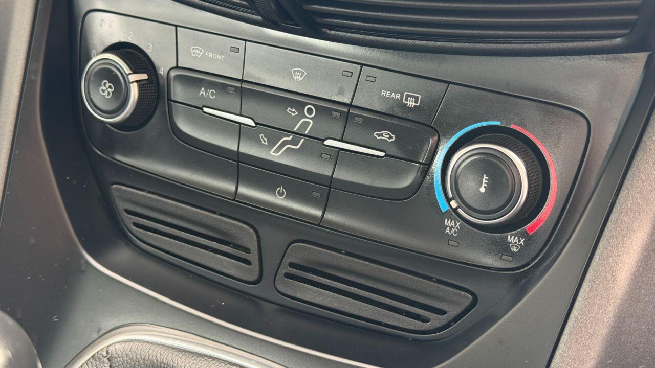 Ford C-Max view 25