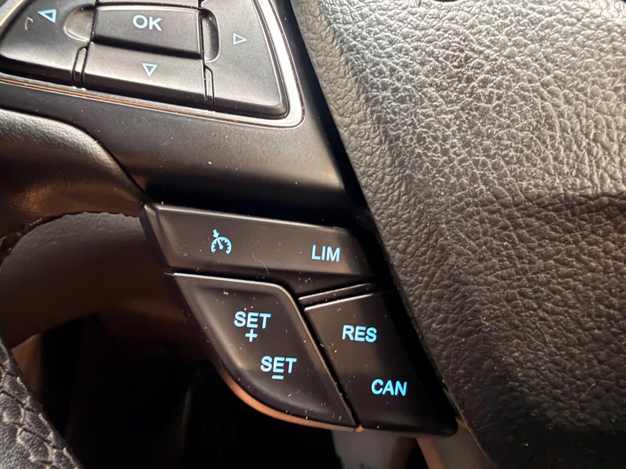 Ford Focus view 31