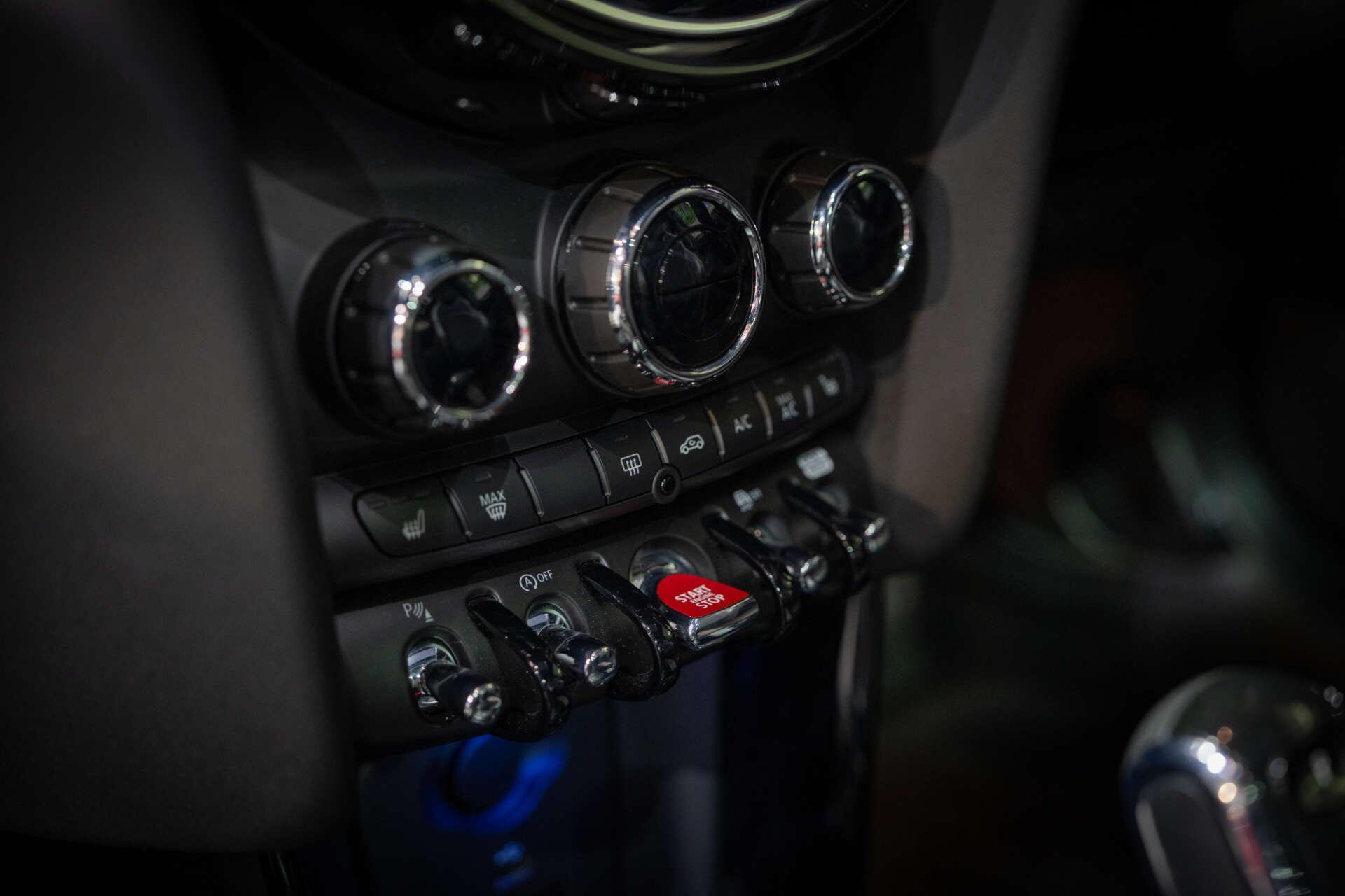 Mini Cooper view 35