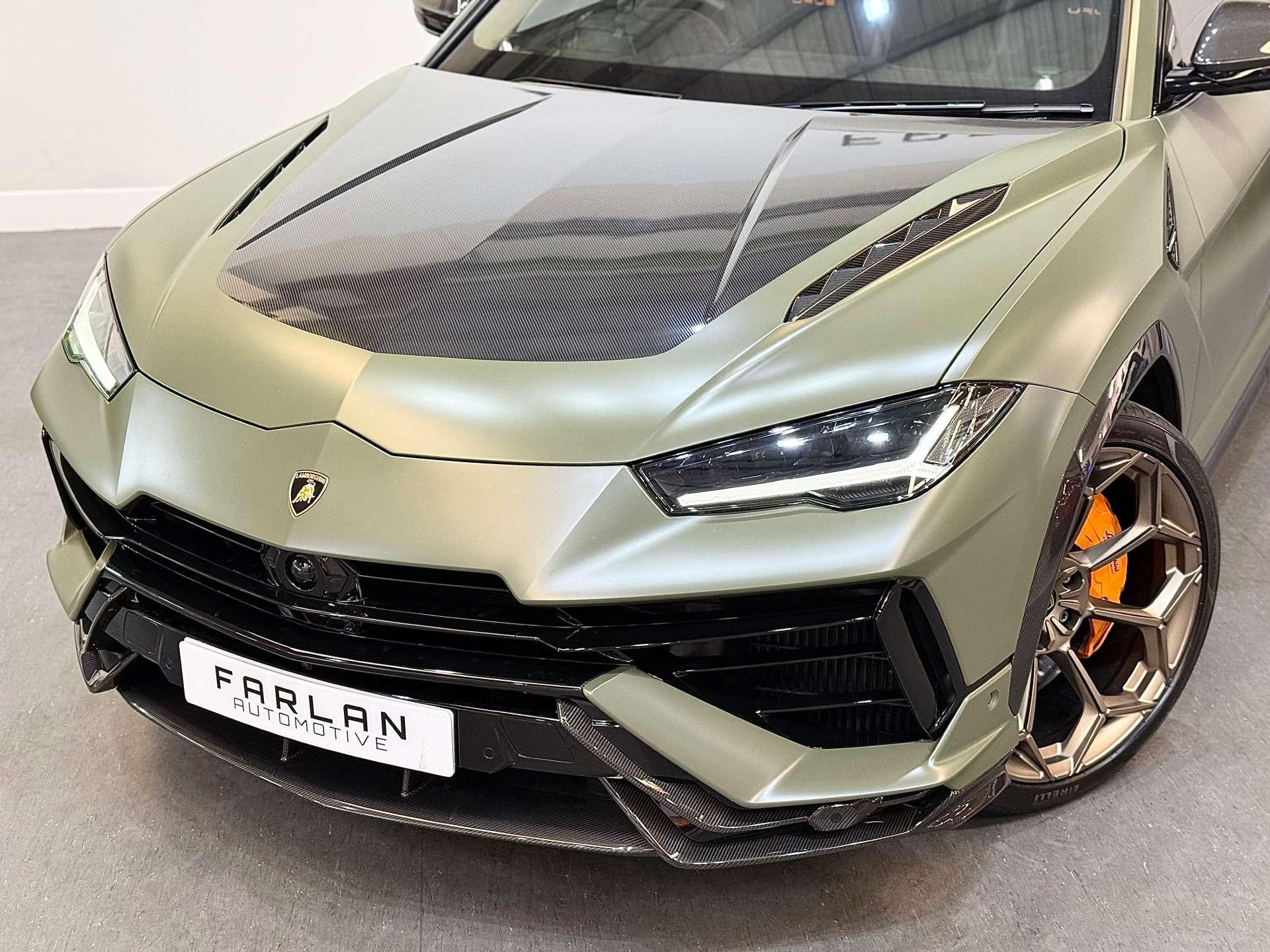 Lamborghini Urus view 103