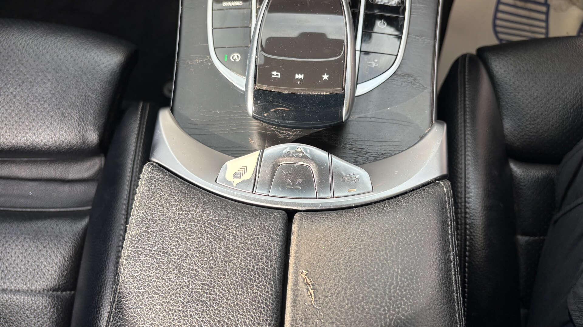 Mercedes-Benz C-Class view 28