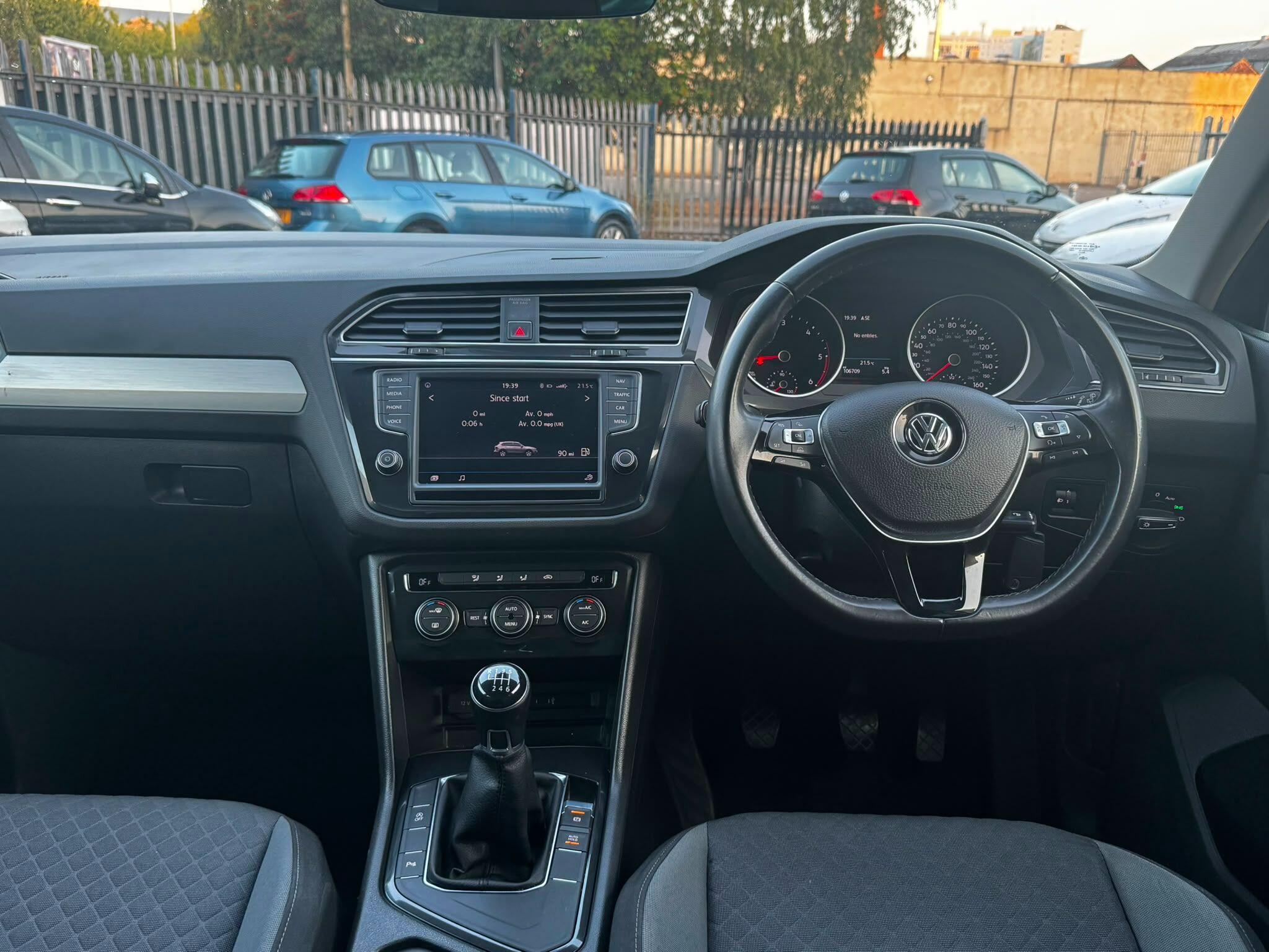 Volkswagen Tiguan view 16