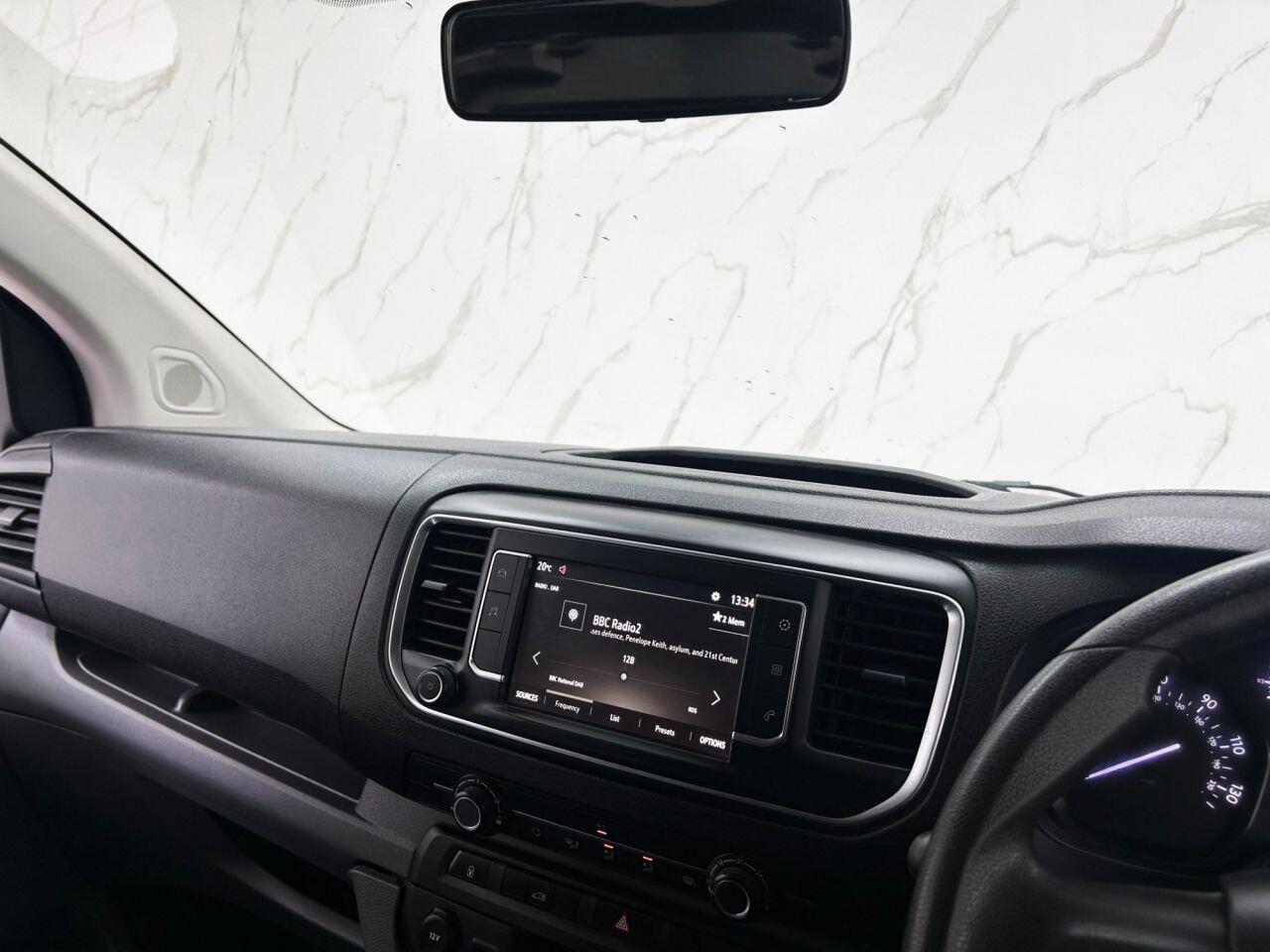 Vauxhall Vivaro view 15
