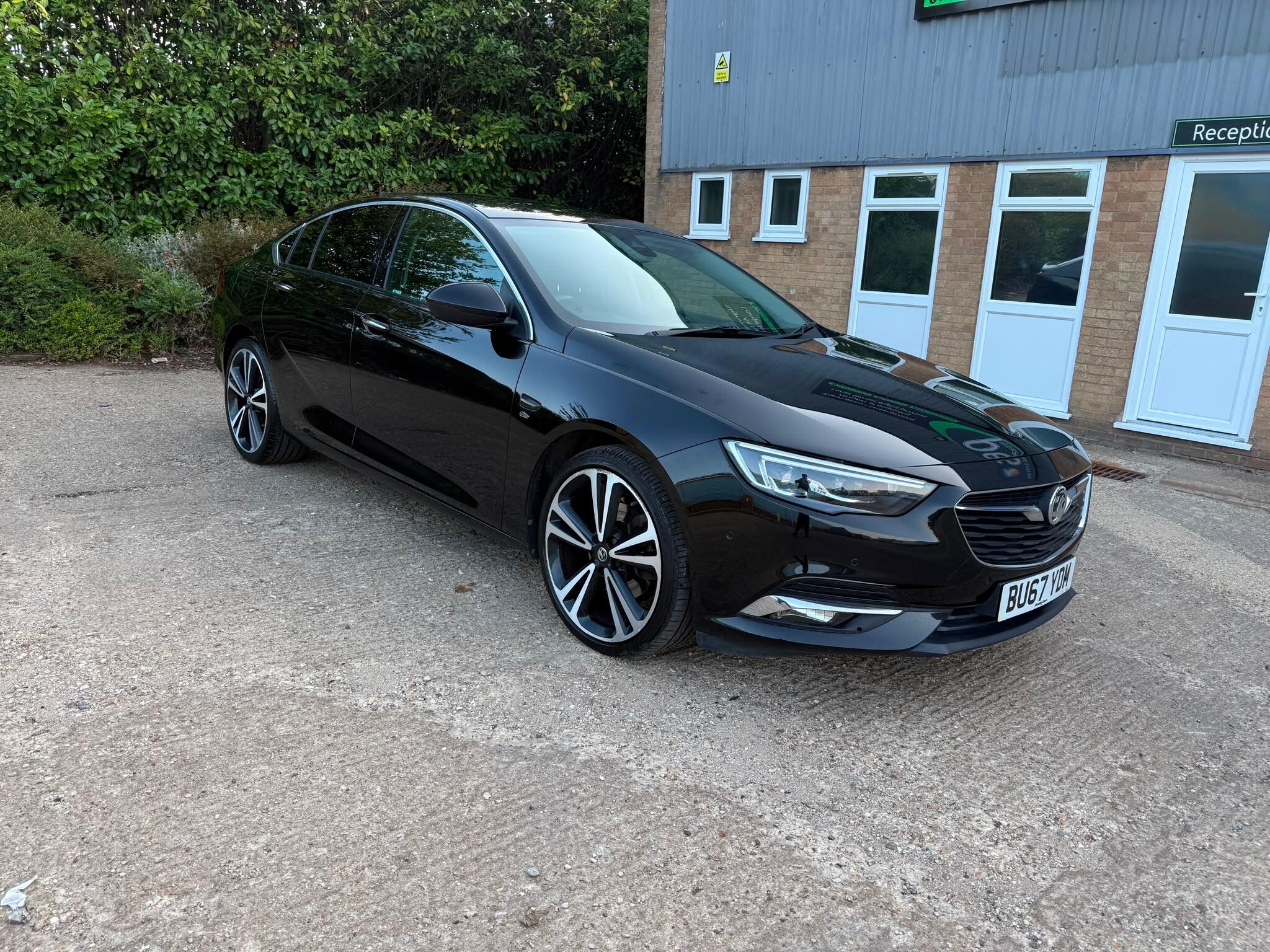 Vauxhall Insignia view 3