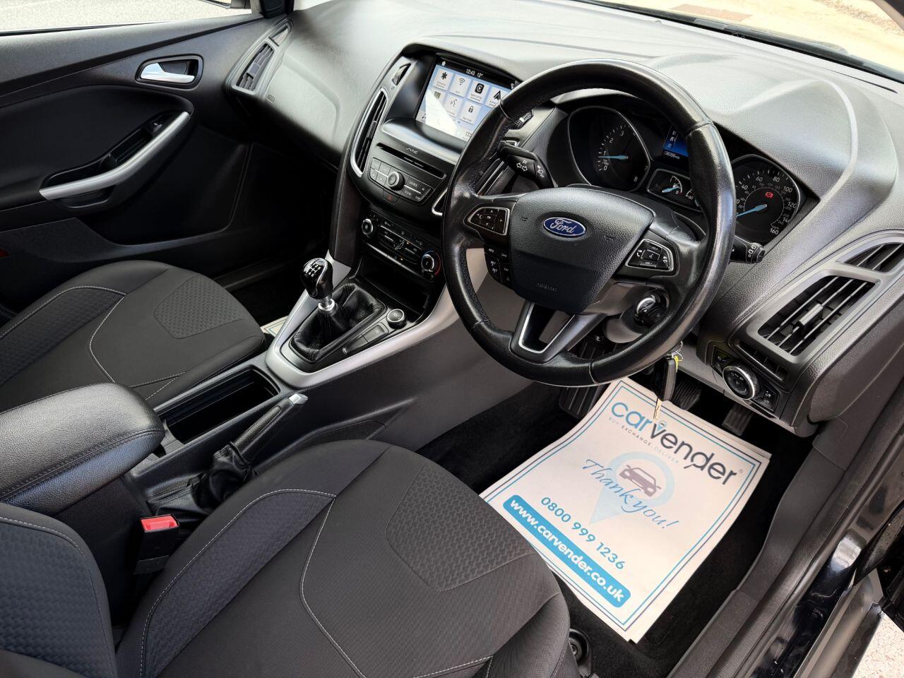 Ford Focus view 17