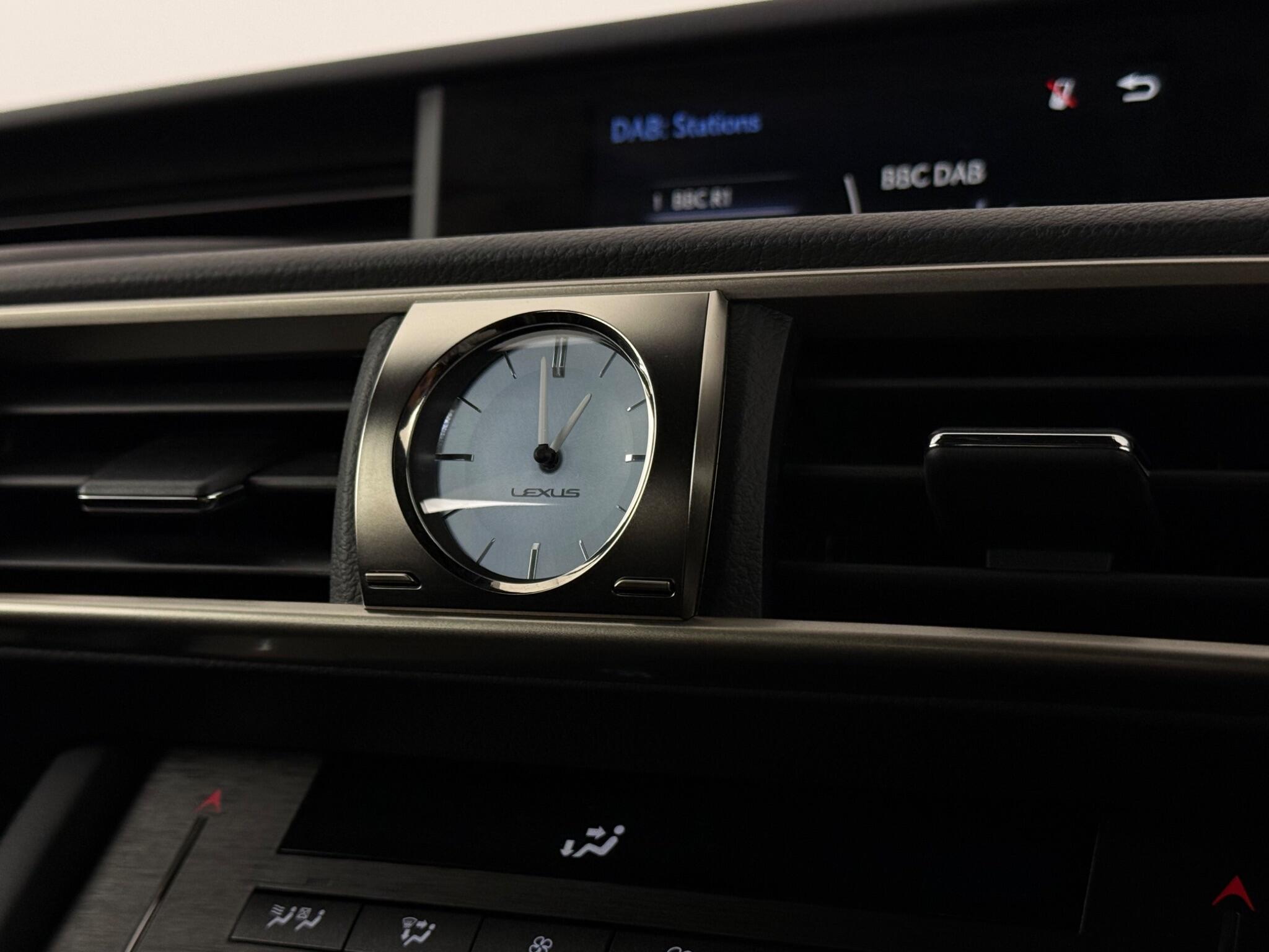 Lexus Is view 23