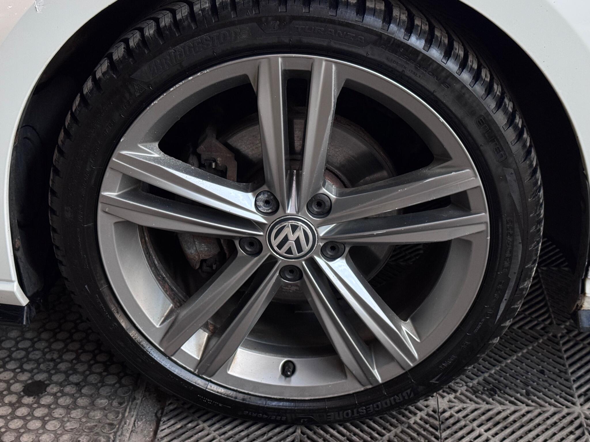 Volkswagen Golf view 53