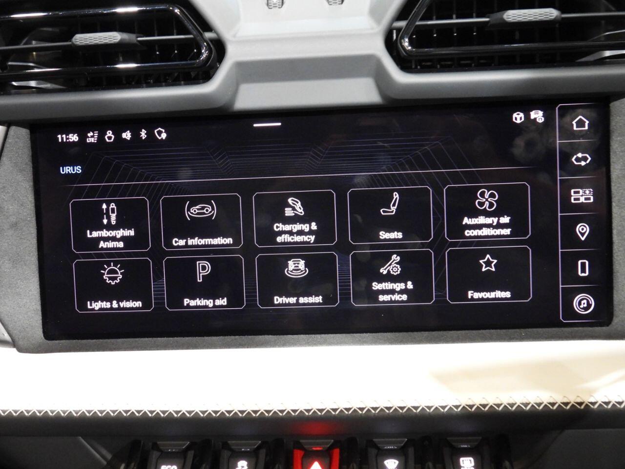 Lamborghini Urus view 80