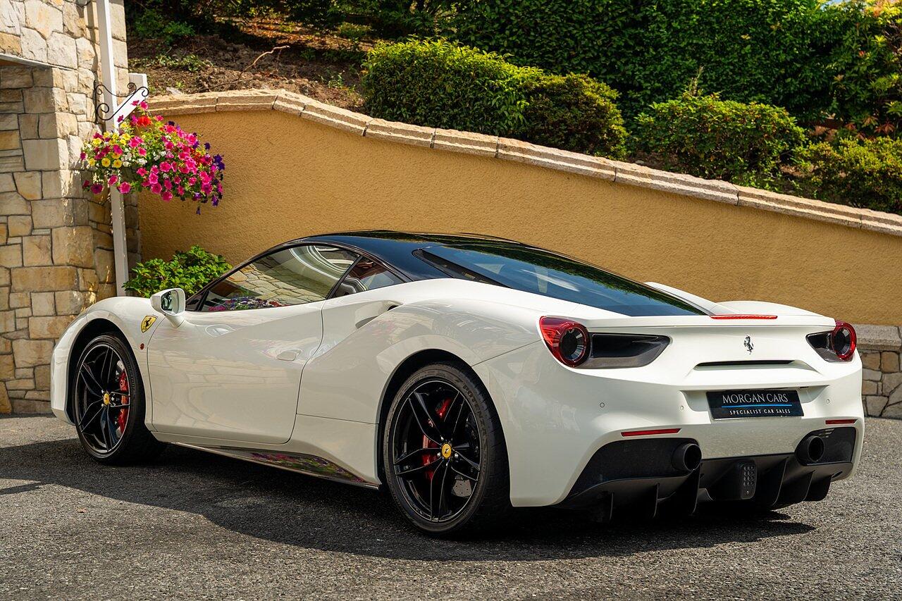 Ferrari 488 view 9