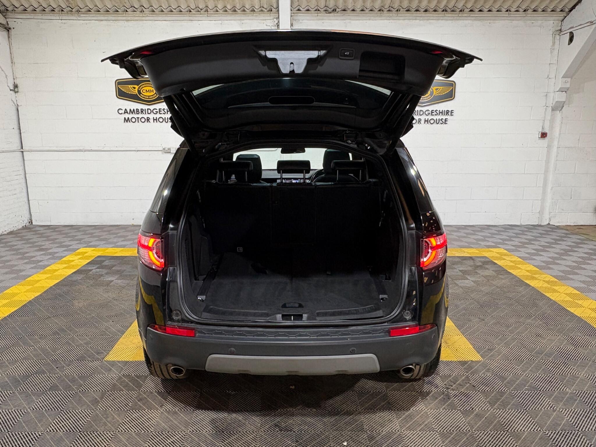 Land Rover Discovery Sport view 59
