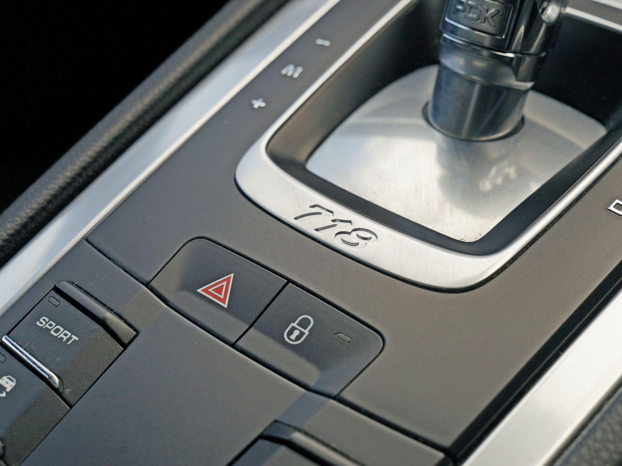 Porsche Cayman view 105