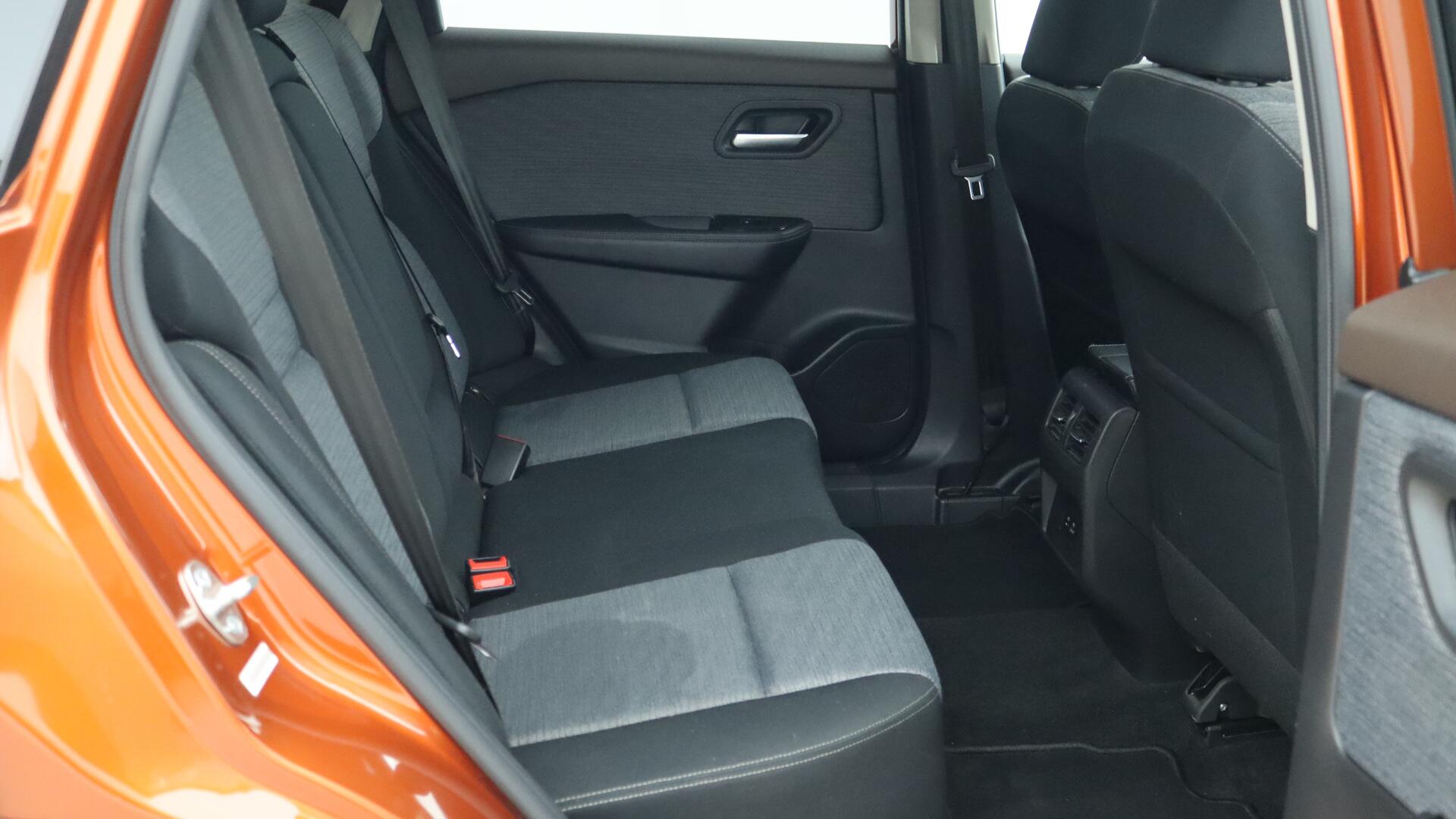 Nissan X-Trail view 6