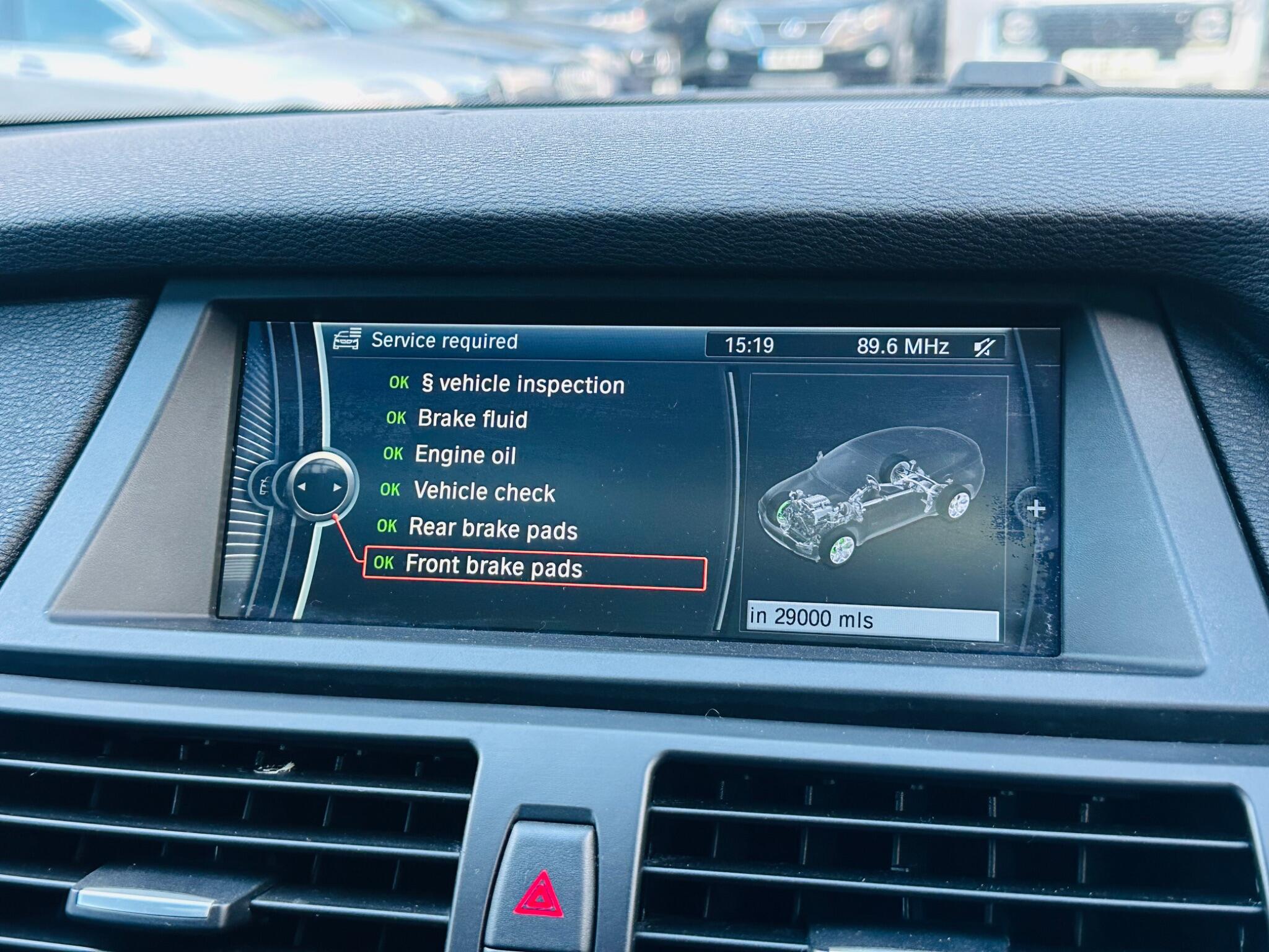 BMW X6 view 37