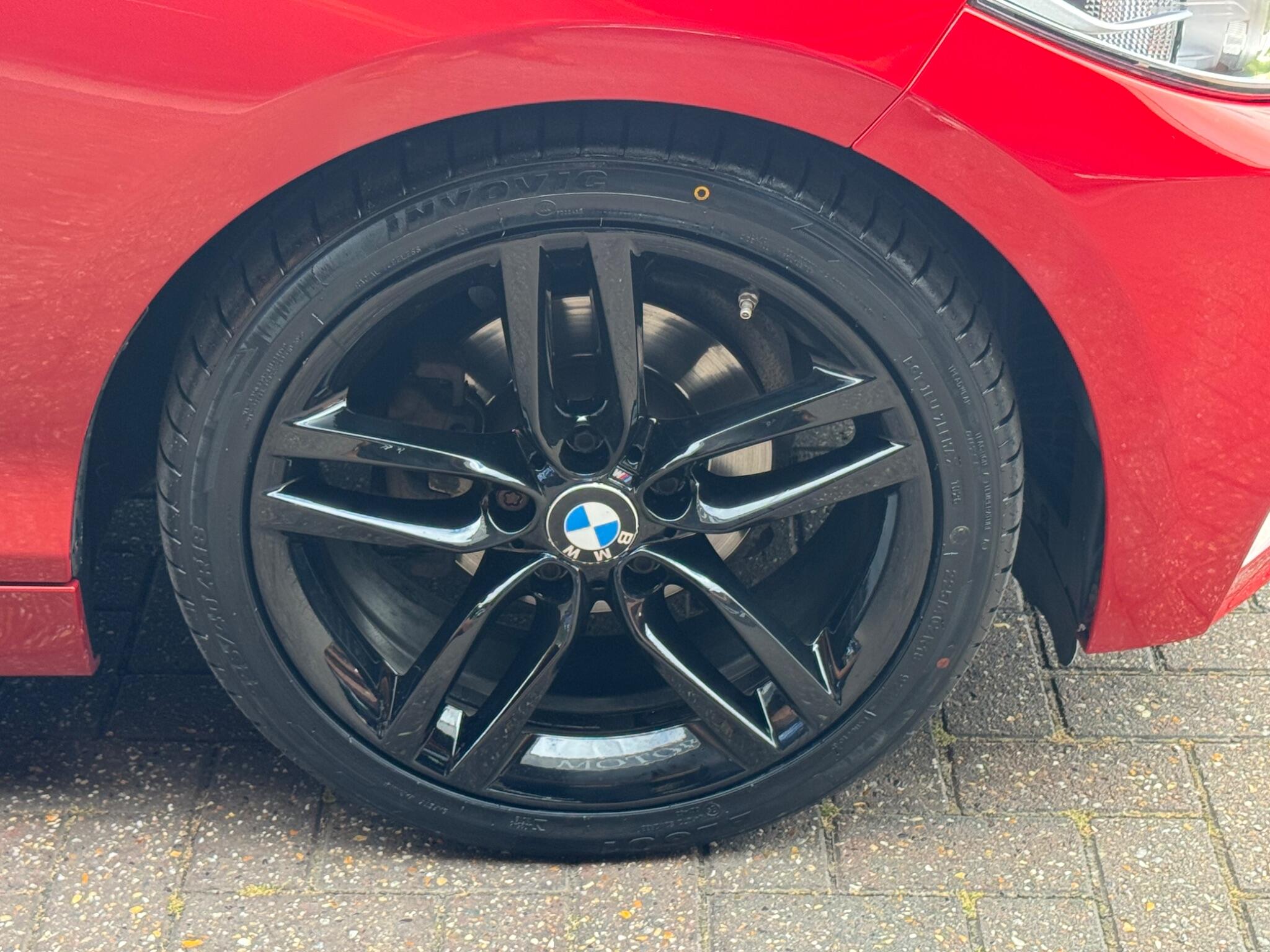 BMW 2 Series view 35