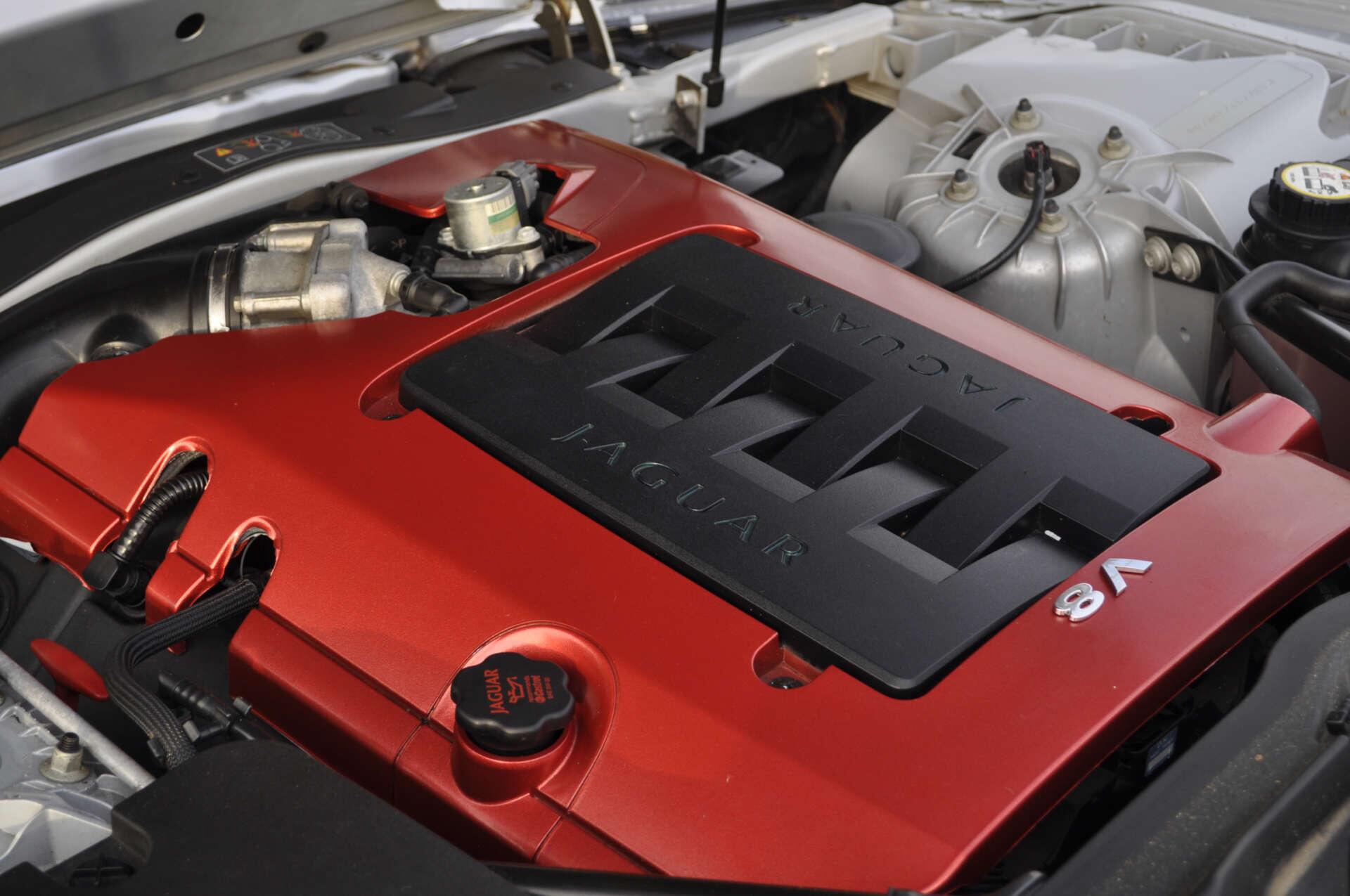 Jaguar XK view 23