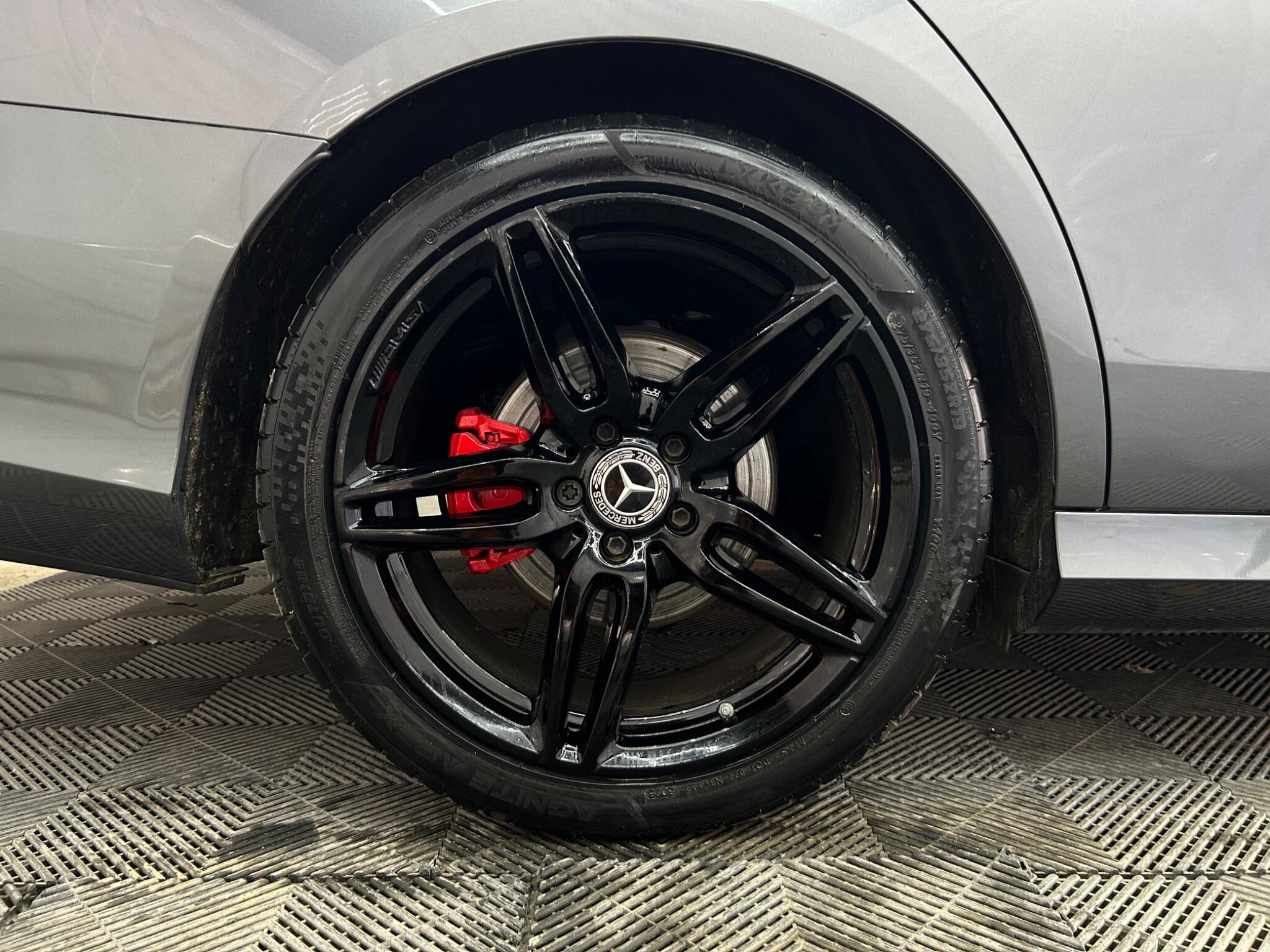 Mercedes-Benz E Class view 33