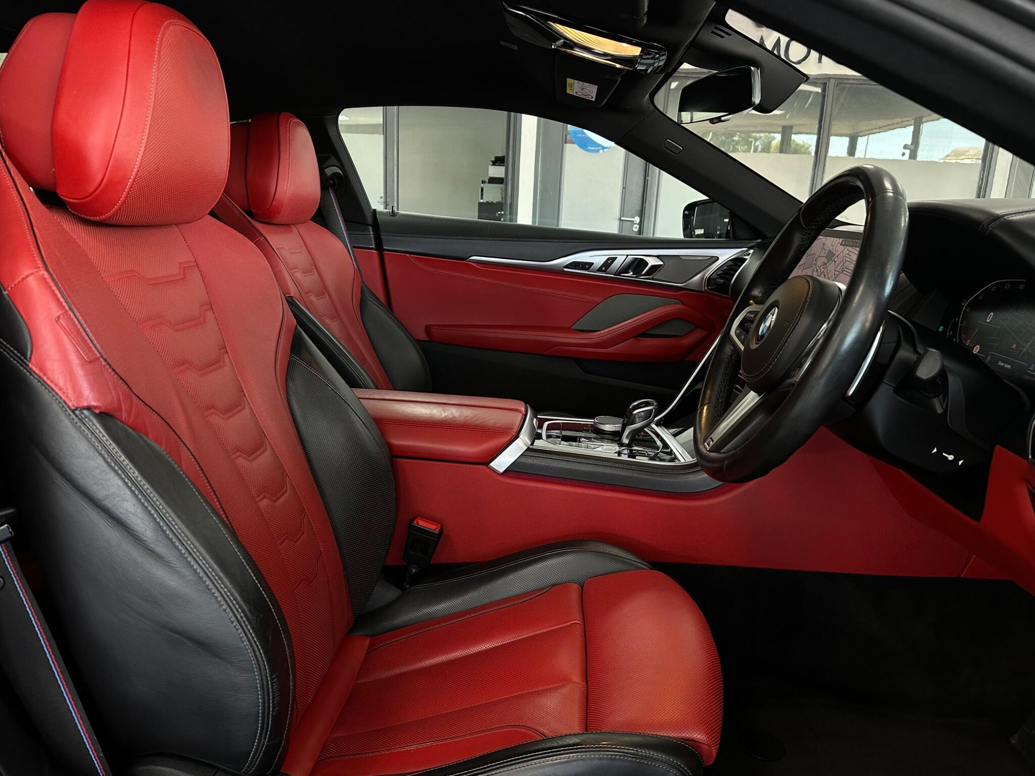 BMW 8 Series view 21