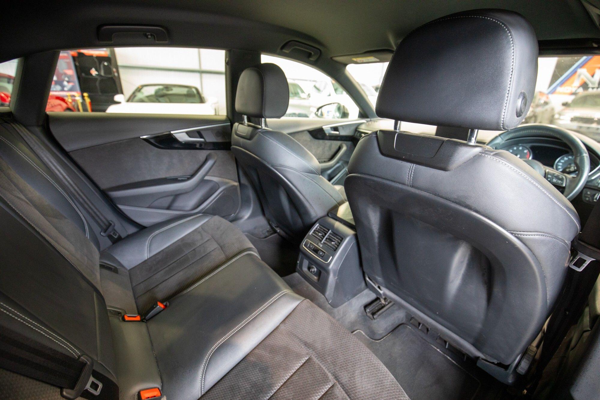 Audi A5 view 16