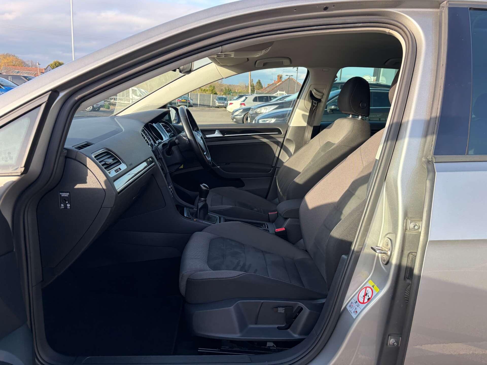 Volkswagen Golf view 15