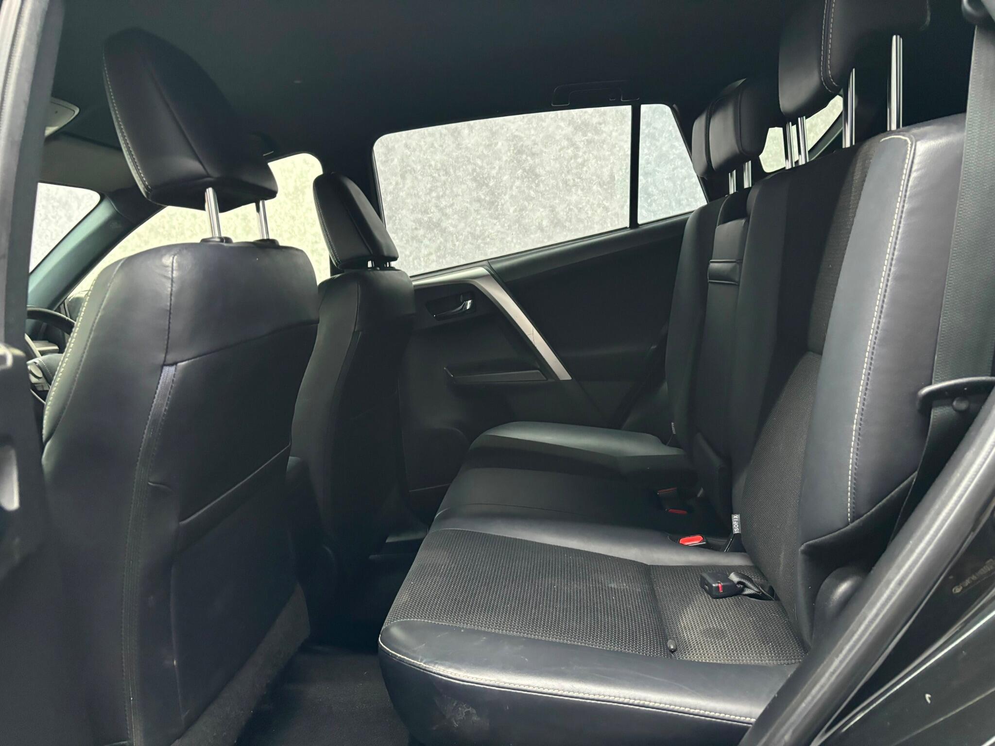 Toyota Rav4 view 13