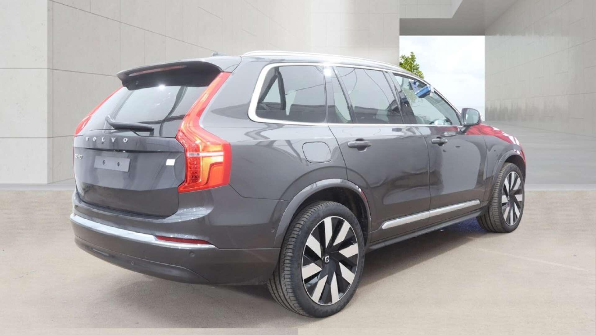 Volvo XC90 view 7