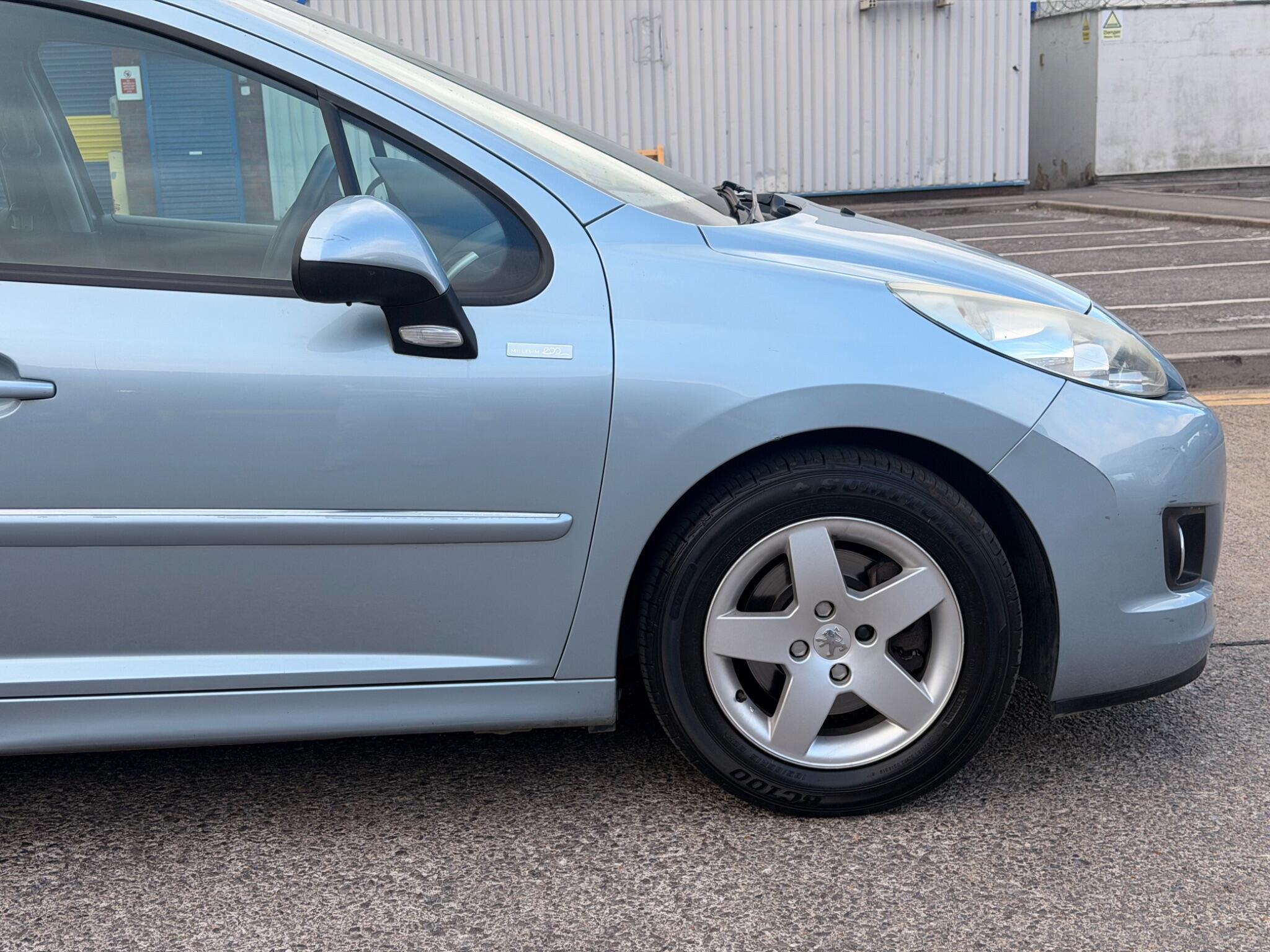 Peugeot 207 view 25