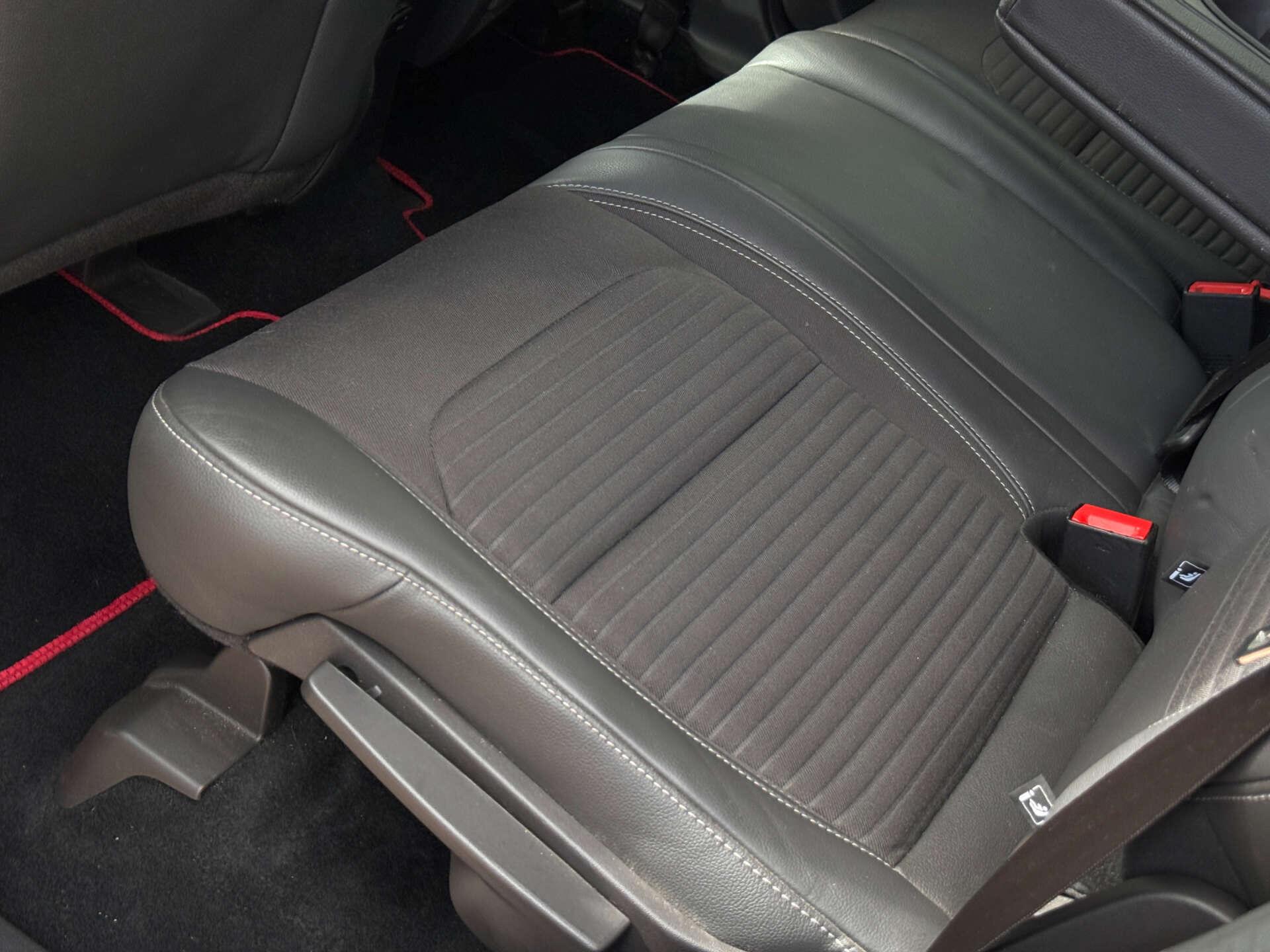 Ford Kuga view 34